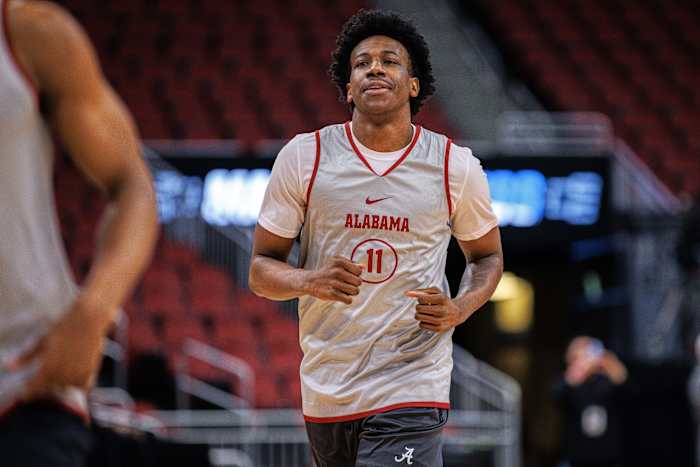 Mar 23, 2023; Louisville, KY, USA; Alabama Crimson Tide guard Davin Cosby Jr. (11) warms up during practice for the NCAA Tournament South Regional game at KFC YUM! Center.